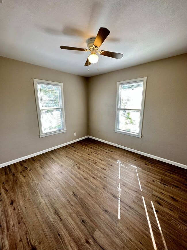 Building Photo - 3 Bedroom Home Near Bradford Elementary!!
