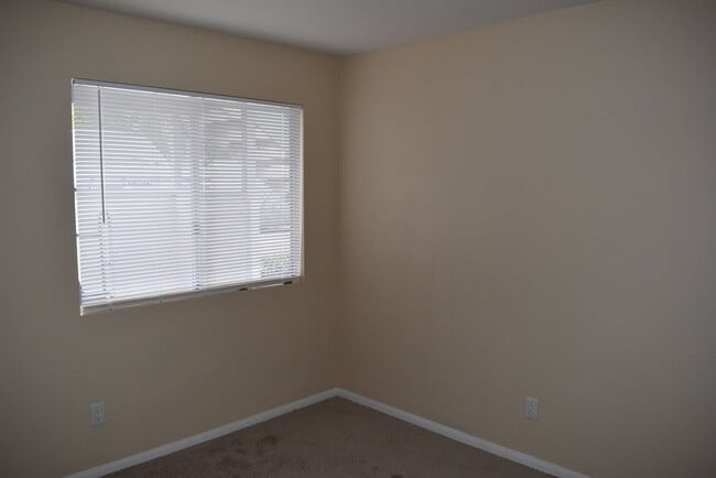 Building Photo - First Floor Single Story 3 Bed 2 Bath Condo- Santee- Riderwood Square