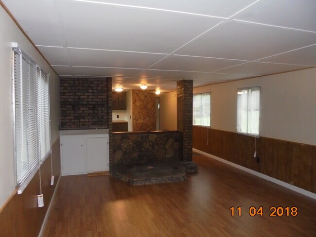 Building Photo - Dana ln