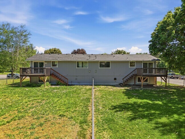 Building Photo - 2705 N Robie Ct