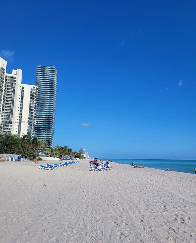 Building Photo - 19201 Collins Ave