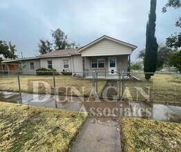 Building Photo - 4 bedroom 2 full bath home , with water, s...