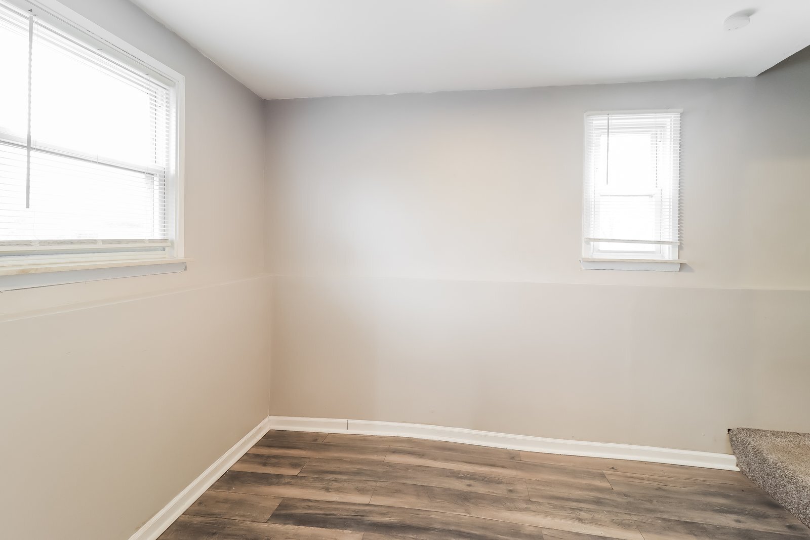 Building Photo - 1593 Leblanc St