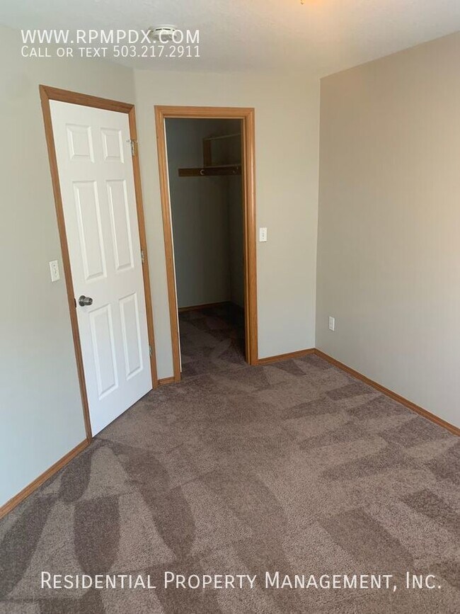 Building Photo - Refreshed Rental Rate - Coveted Sherwood H...
