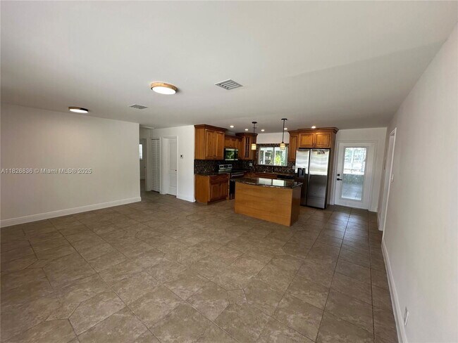 Building Photo - 4830 SW 41st Ave