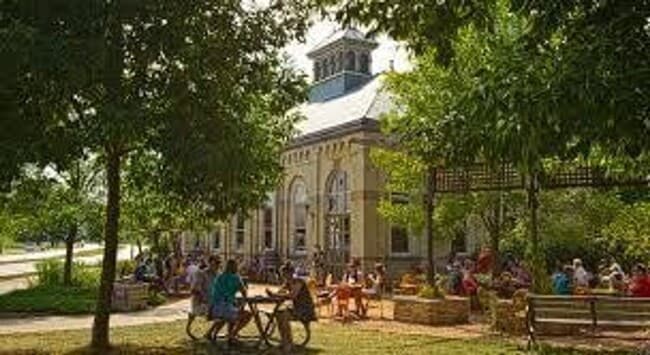 Building Photo - Available October 2025- Gorgeous, Sunny 1 ...