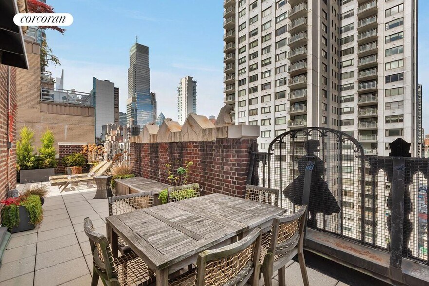 Building Photo - 320 E 57th St