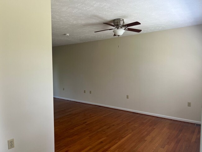 Building Photo - AVAILABLE April  2026! Secluded 2 bedroom Condo, Located minutes to Downtown JC & ETSU