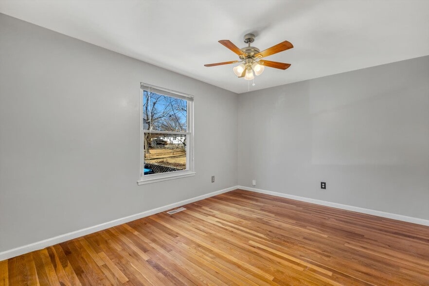 Building Photo - 1449 Coachway Ln