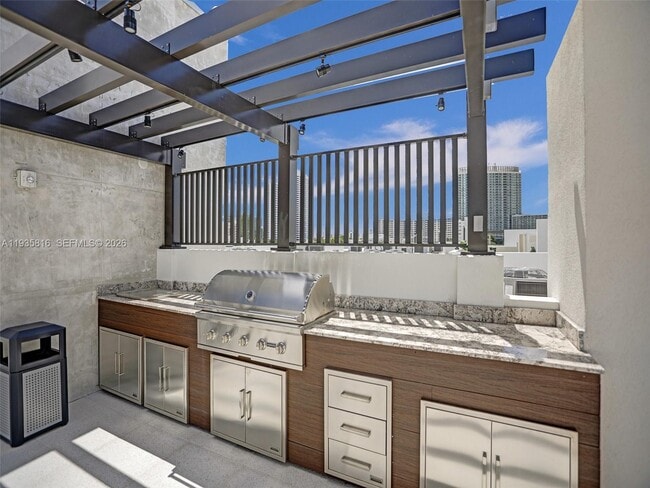 Building Photo - 1030 15th St