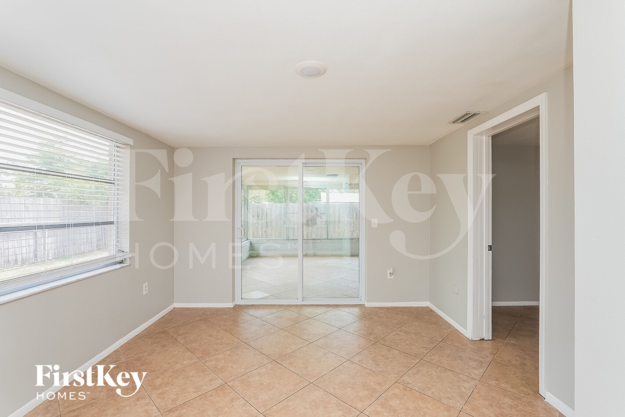 Building Photo - 7915 Foxbloom Dr