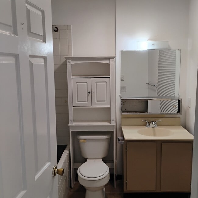 Building Photo - 137 Lancaster St