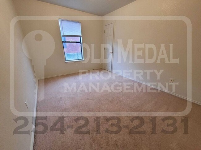Building Photo - 2808 Lucille Dr