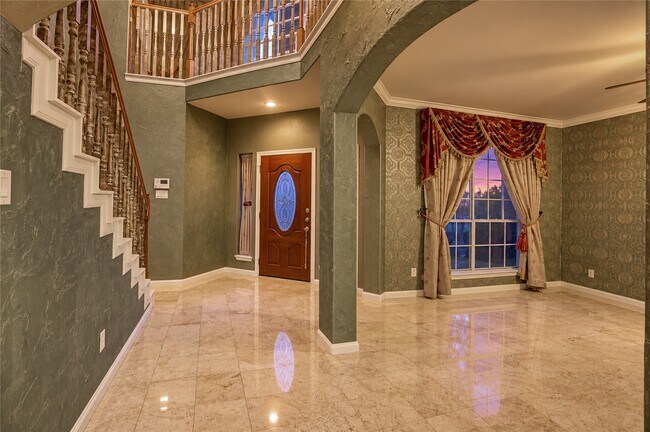 Building Photo - 2707 Sterling Fields Dr