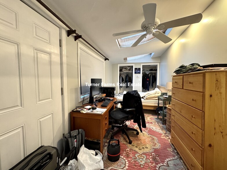 Building Photo - 83 E Brookline St