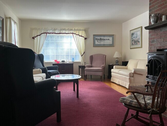 Building Photo - 104 Woodland Rd