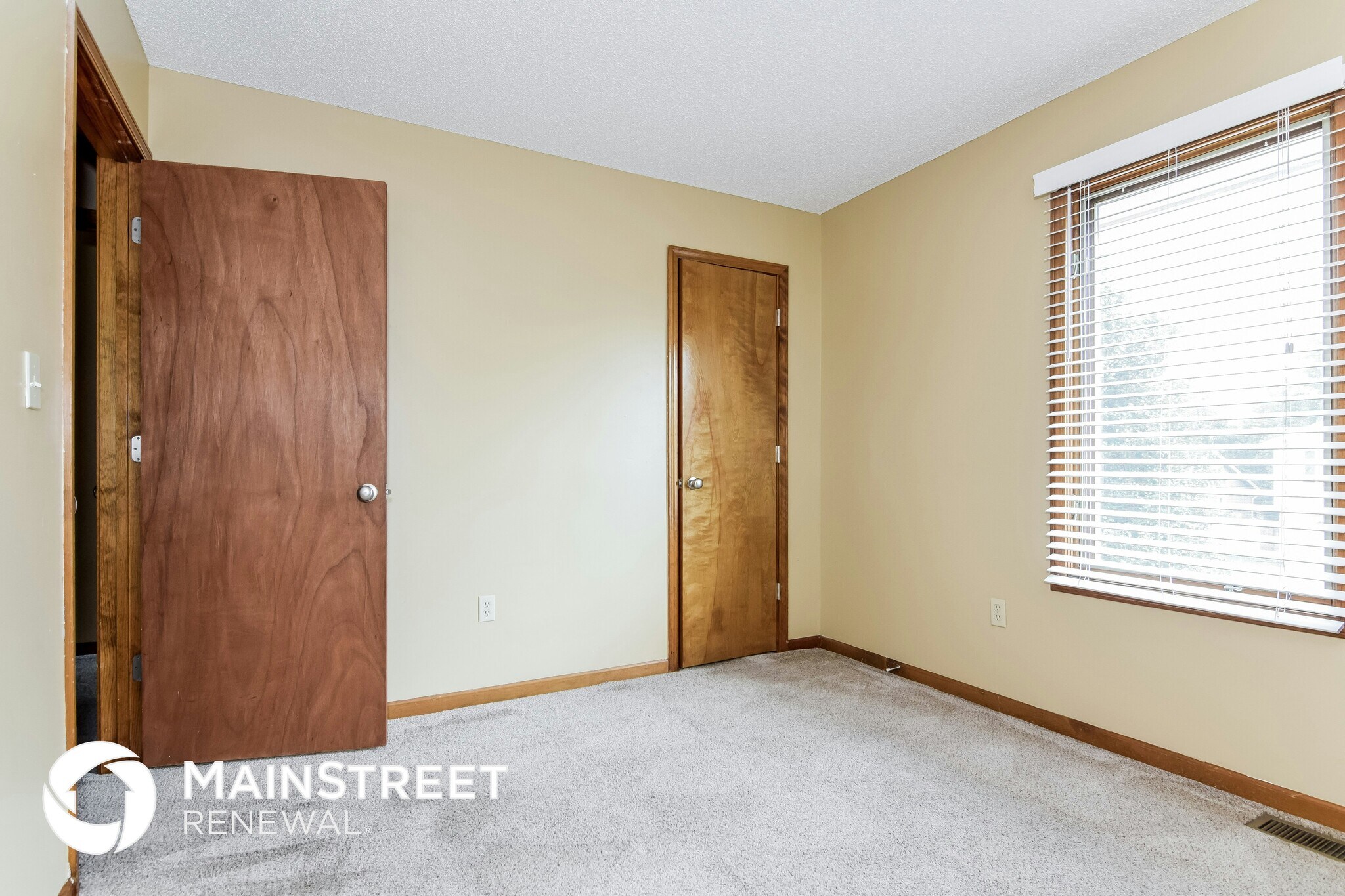 Building Photo - 207 Mesa Dr