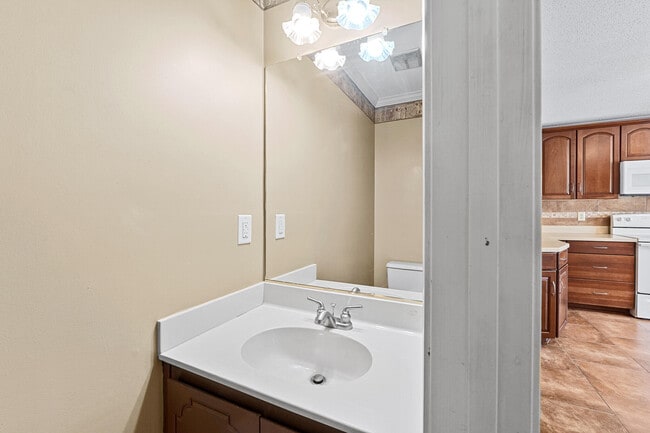 Building Photo - 15 Mulberry Ln