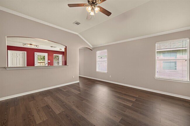 Building Photo - 25202 Clover Ranch Dr