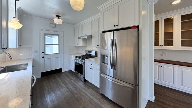 Building Photo - 3125 Stanford Ave