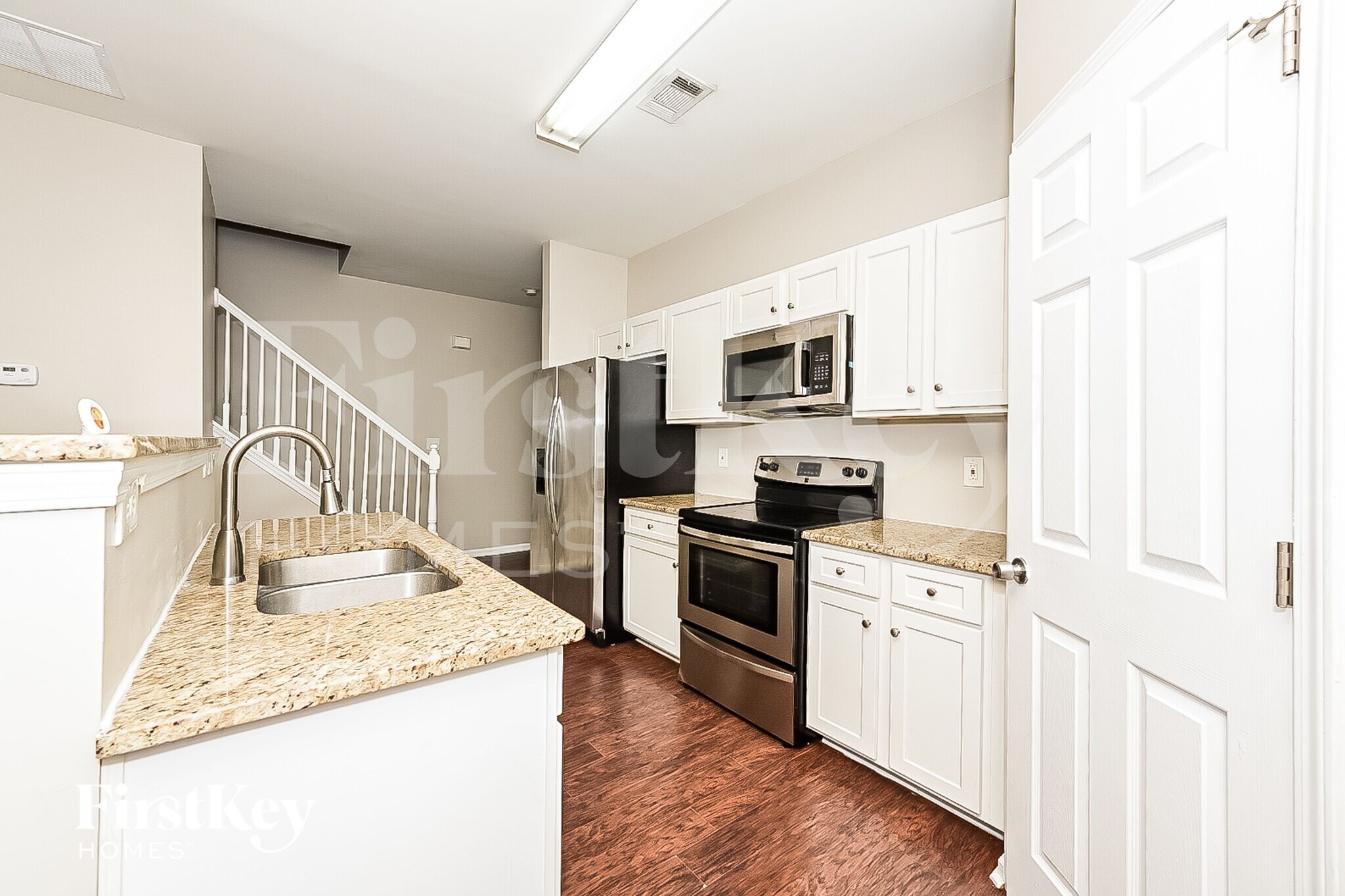 Building Photo - 3383 Estes Dr