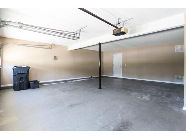 Building Photo - 2727 Fort Hampton Ct