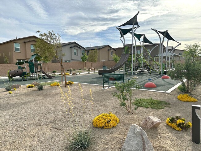 Building Photo - 5746 Sunset Sedona St