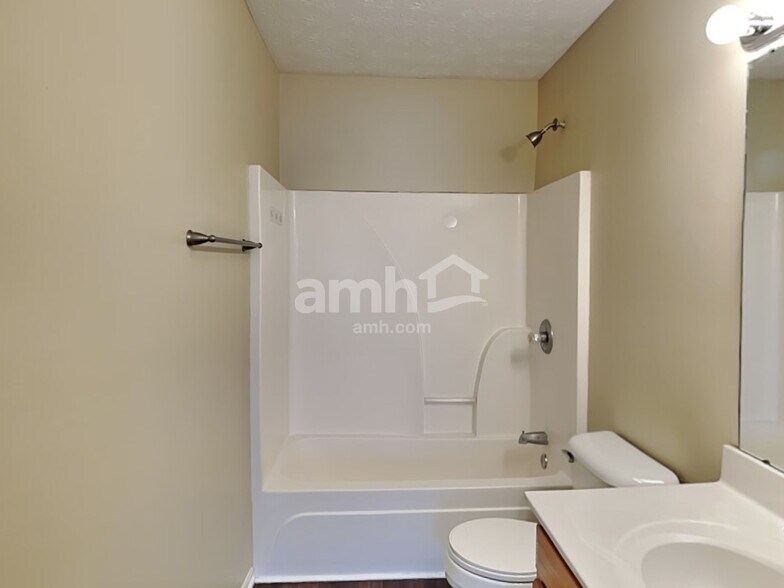 Building Photo - 918 Kreider Ct