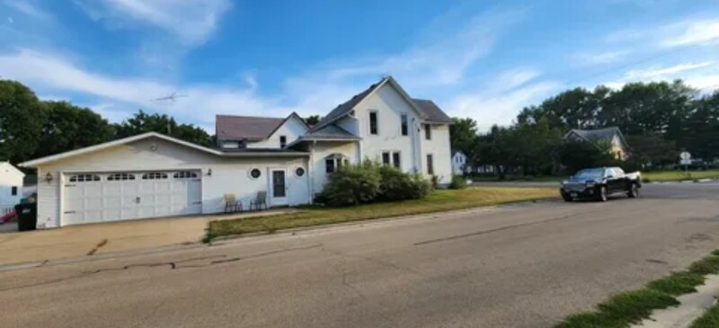 Building Photo - 1212 1st Ave