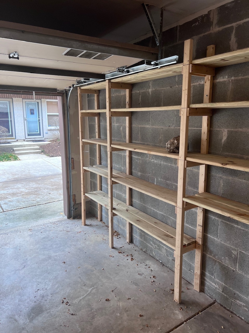 Building Photo - 7256 N Rogers Ave