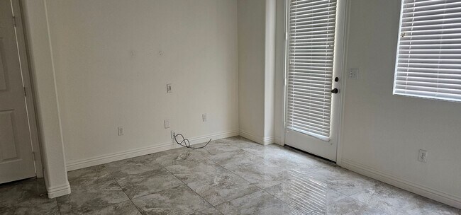 Building Photo - Beautiful 2 bedroom home for rent