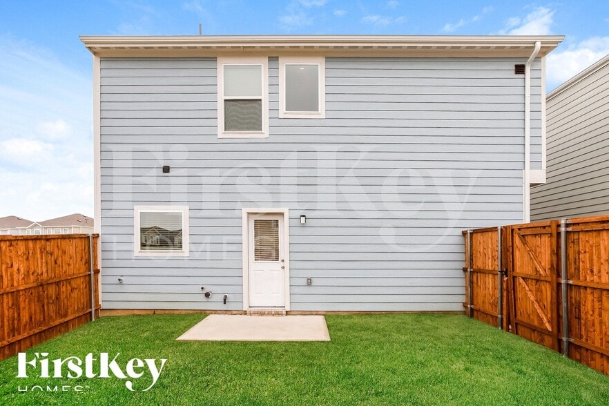 Building Photo - 327 Niki Dr