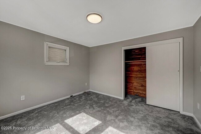 Building Photo - 814 S Webster Ave