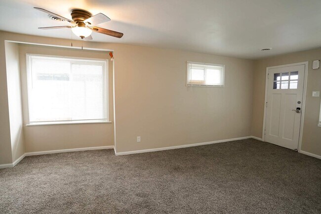Building Photo - Freshly Renovated 3-Bedroom Home – Quality...