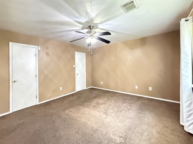 Building Photo - 17318 Glenmorris Dr