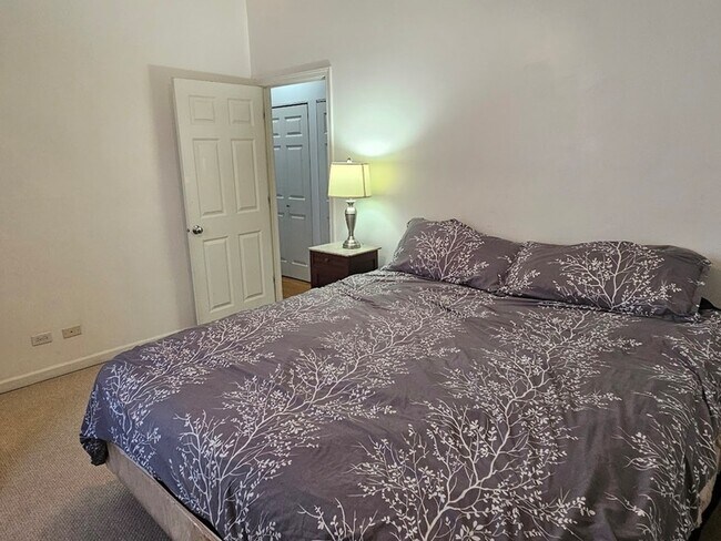 Building Photo - 1234 W Argyle St