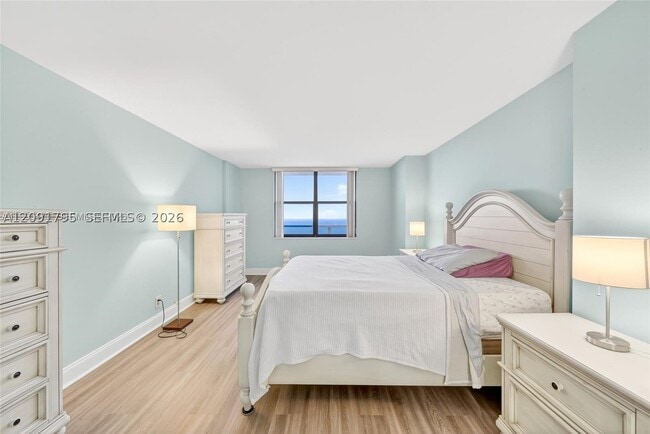 Building Photo - 2301 S Ocean Dr