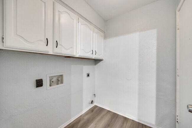 Building Photo - 2100 Stradivarius Ln