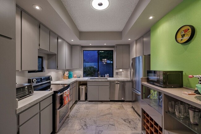 Building Photo - Mountain View Retreat in Palm Springs