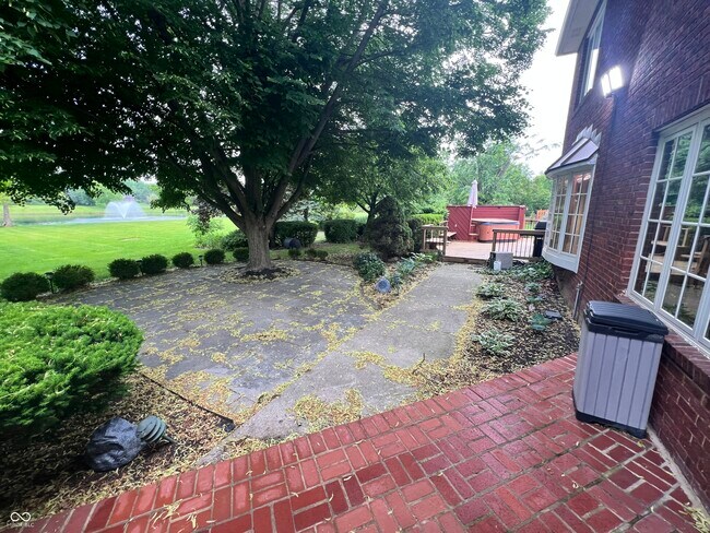 Building Photo - 9628 Summerlakes Dr