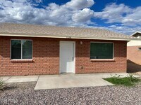 Building Photo - 1128 E 23rd St