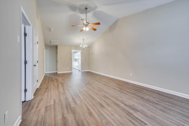 Building Photo - 1622 Emma St