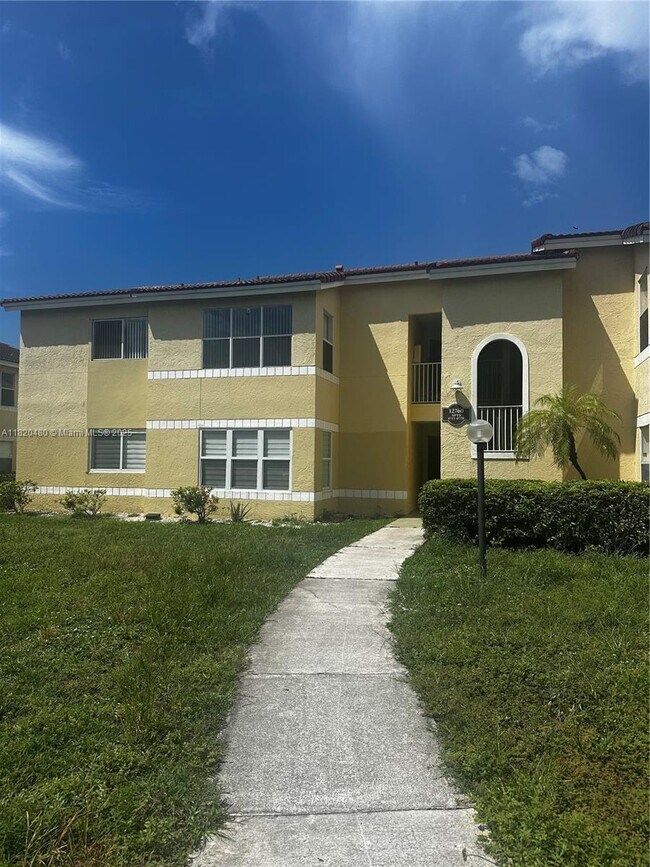 Primary Photo - 12760 Vista Isles Dr