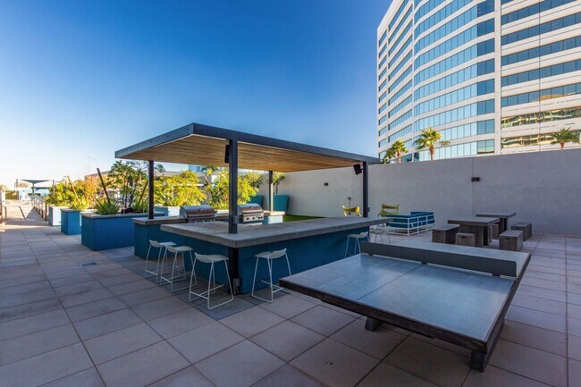 Building Photo - Stunning 2 bedroom with a Den at Edison Midtown!!!  Available June 1st!!!  Like living at a Resor...