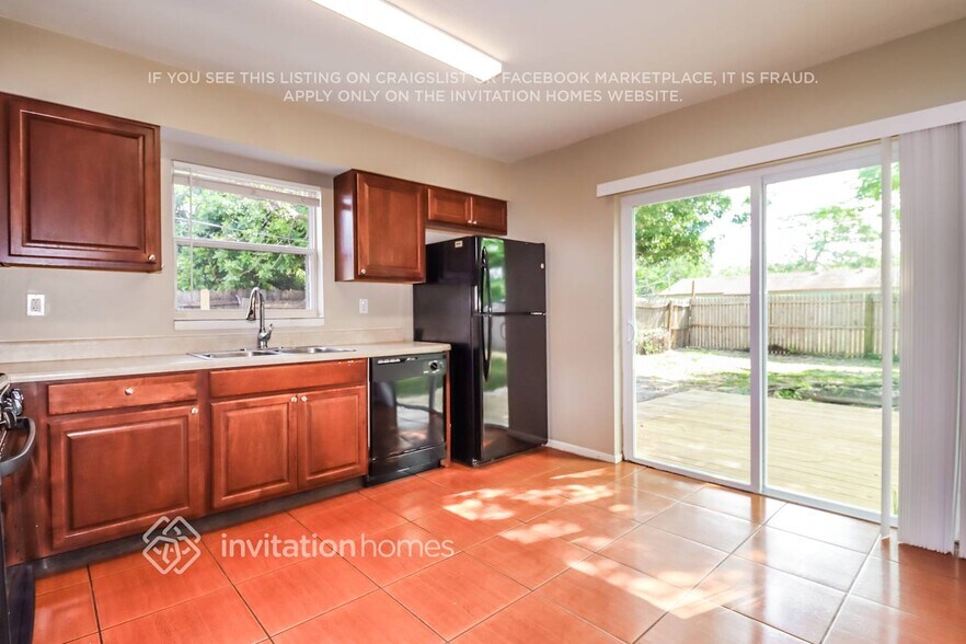 Building Photo - 14775 Mockingbird Ln E