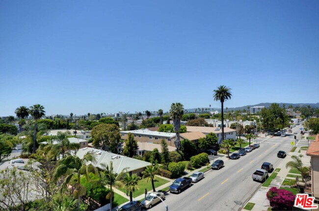 Building Photo - 1530 Centinela Ave