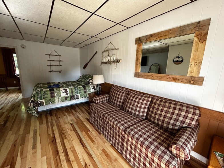 Pull out couch - 302 Lake Ave