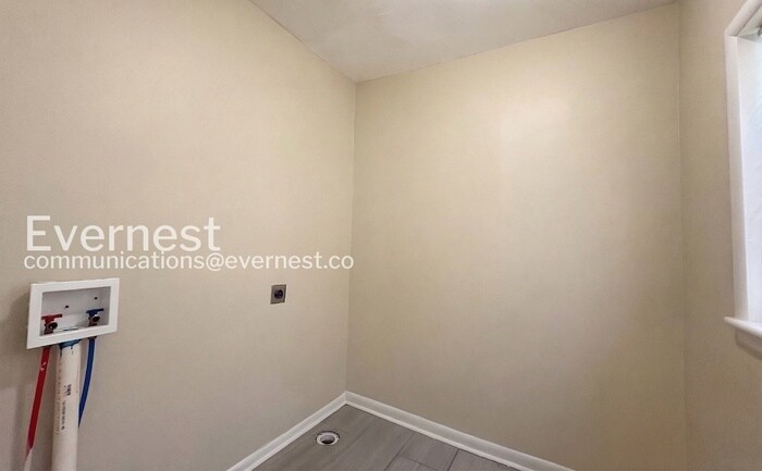 Building Photo - 2120 47th Place Ensley