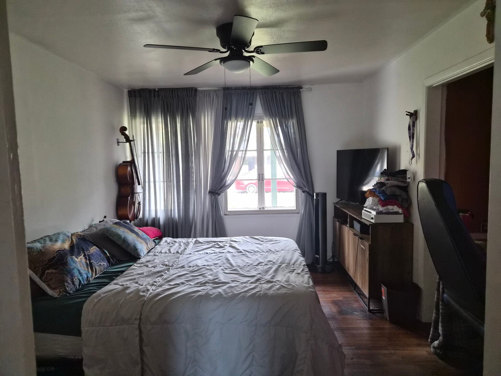 Building Photo - 131 E 14th St