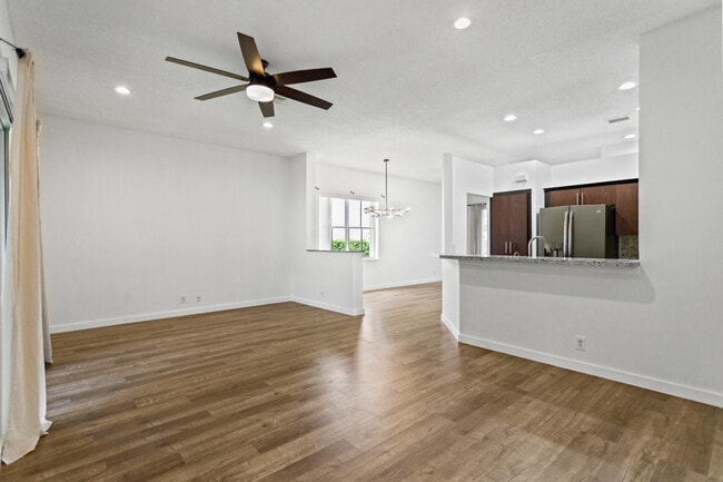 Building Photo - 1071 Bluewood Terrace